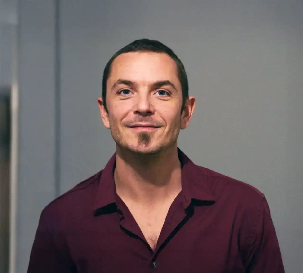 Portrait de Simon FILIPPI, Cie Sons de Toile, Voix & kamele ngoni, artiste participant aux balades artistiques